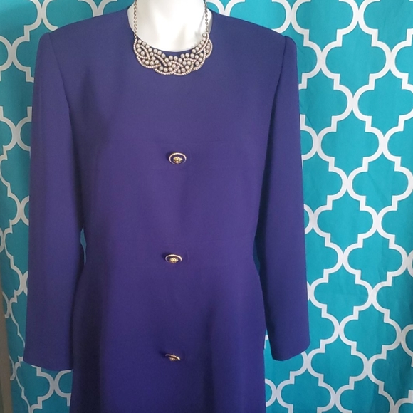 Dress - Picture 5 of 16